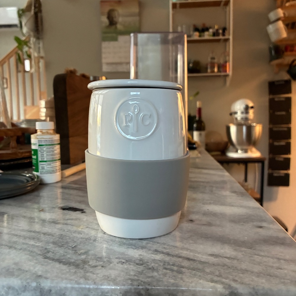 Pampered Chef Ceramic Cold/Hot Drink Carrier White W/ grey removable sleeve